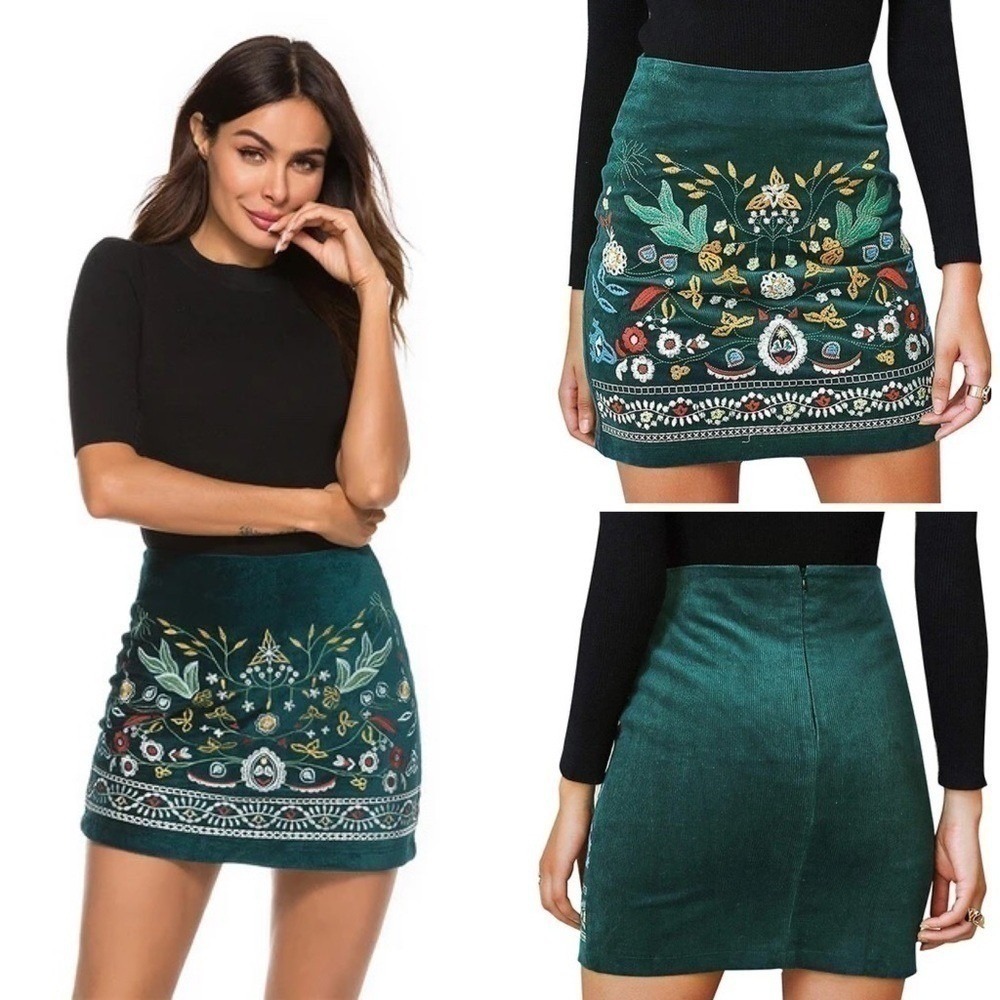 Simplee Embroidered Corduroy Mini‎ Skirt NWT